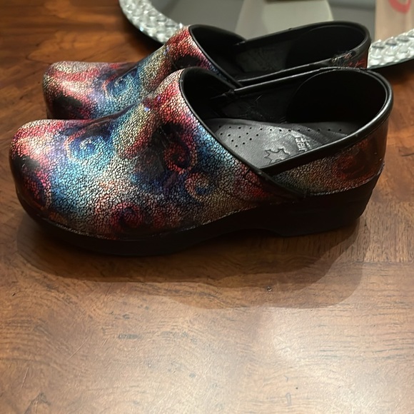 Dansko clog closed back 37 7 multicolored patent - Picture 5 of 9